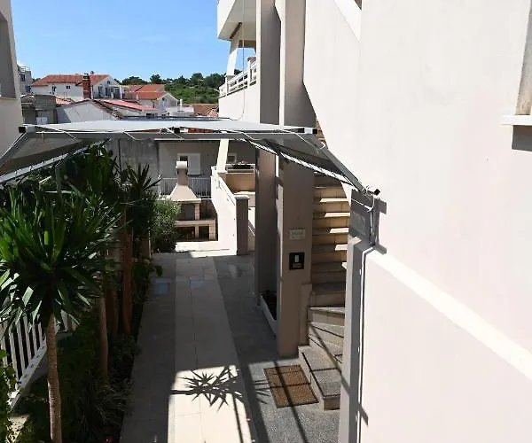 Kokolo Guest house 4*