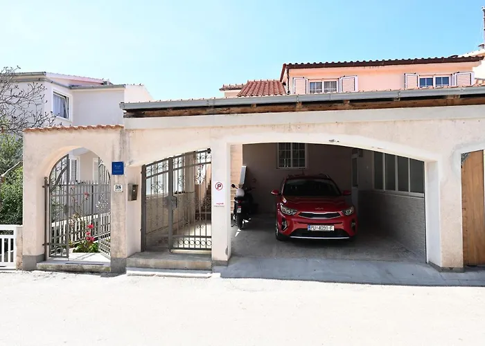 Kokolo Guest house 4*