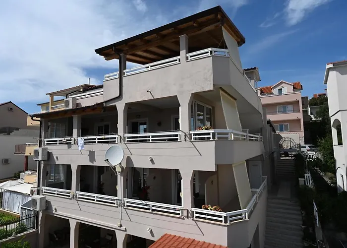 Kokolo Guest house 4*