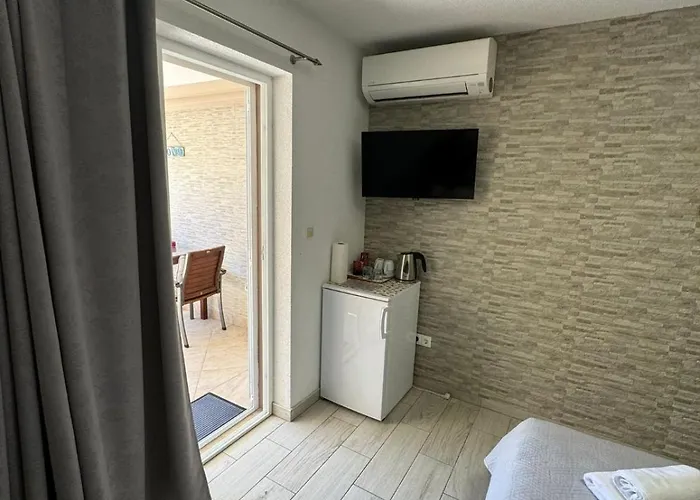 Kokolo Guest house Hvar Town